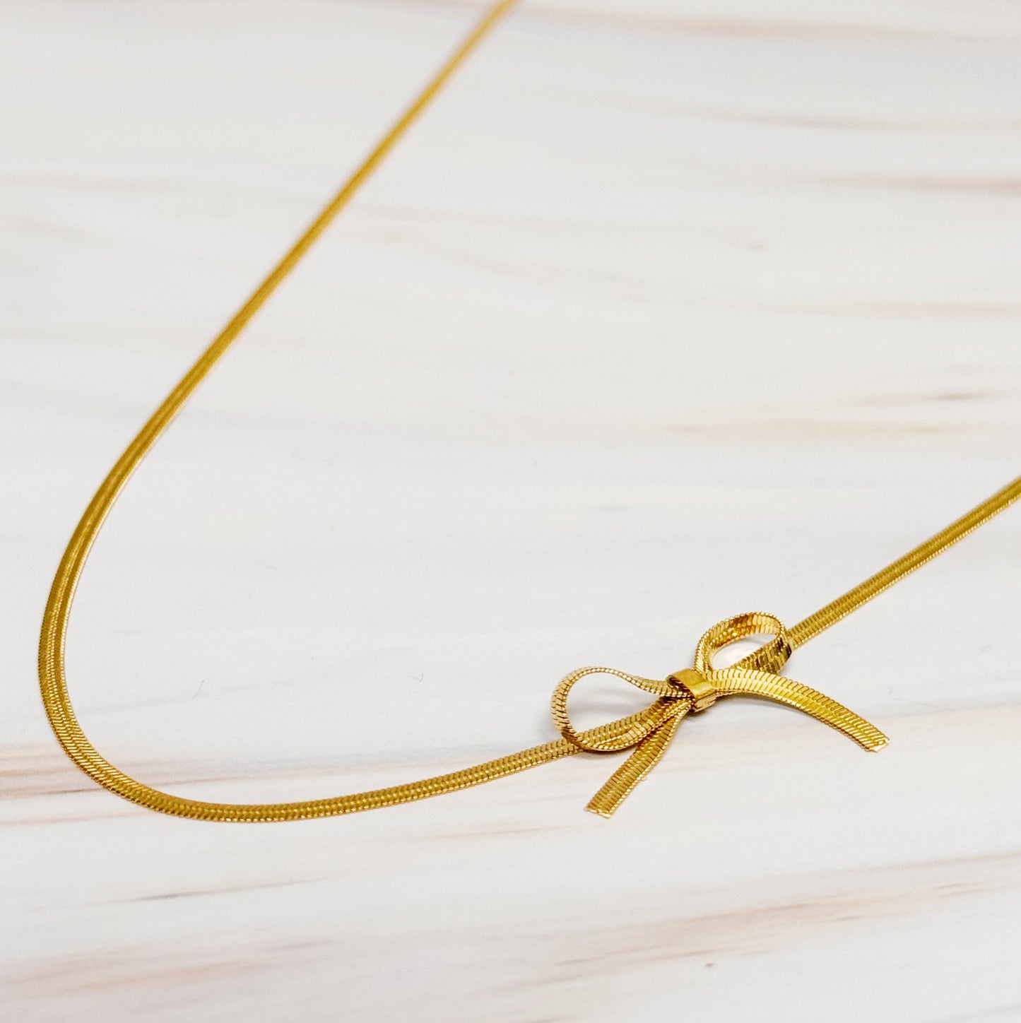 Herringbone Chain Bow Necklace